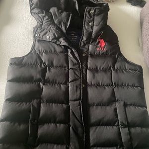 Black hooded pólvora vest